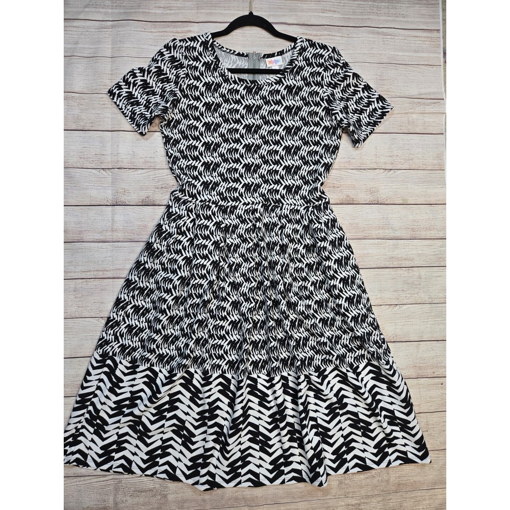 LuLaRoe Dress Women's Size Large Amelia Black White Geometric Print Stretchy